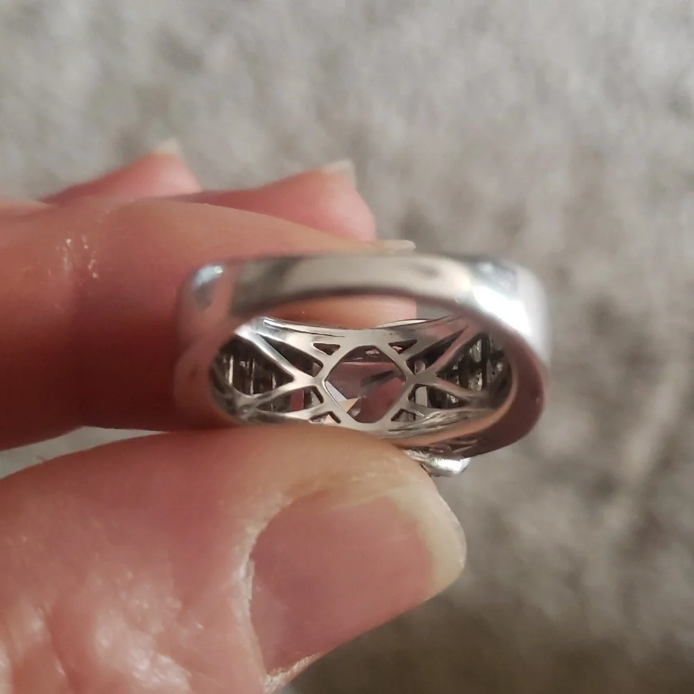 Ring - Picture 6 of 6
